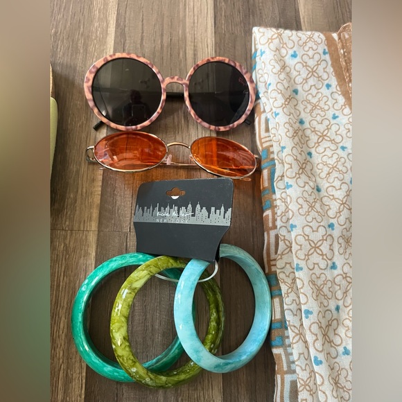 Vera Bradley Antilles Aquatic Straw Drawstring Small Backpack Bundle - Picture 2 of 16